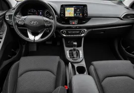 i30 Kombi Trend AUTOMATIK+Sitz&Lenkhz+LED+Navi, Schwarz, 2019, Foto 30 von 28