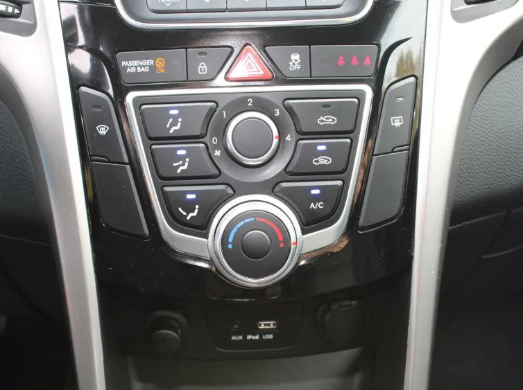 i30 cw blue Trend *KLIMA+TEMPOMAT+PDC+AHK*, Blau, 2018, Foto 26 von 30