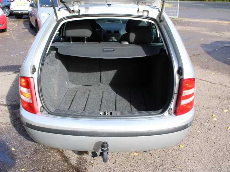 Fabia Combi Ambiente *KLIMA+TEMPOM.+AHK+PDC*, Silber, 2008, Foto 23 von 24