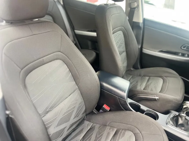 cee'd Sportswagon Klima+PDC+Sitz&Lenkradhzg+Navi, Silber, 2013, Foto 18 von 29