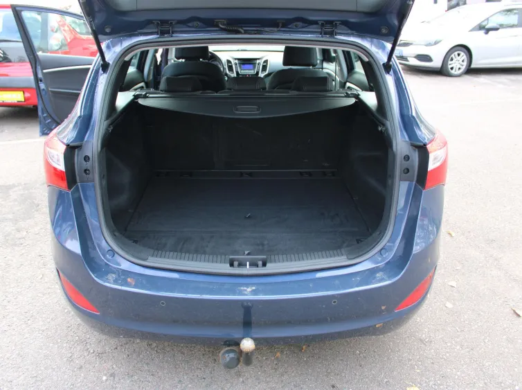 i30 cw blue Trend *KLIMA+TEMPOMAT+PDC+AHK*, Blau, 2018, Foto 28 von 30
