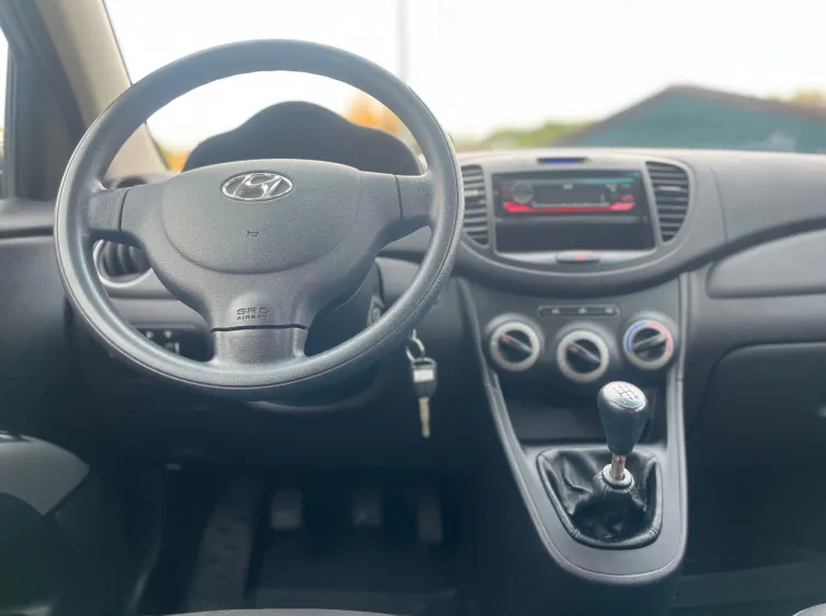 i10 5 Star Edition 5-Türig+Klima+PDC+Navi, Grau, 2014, Foto 16 von 28