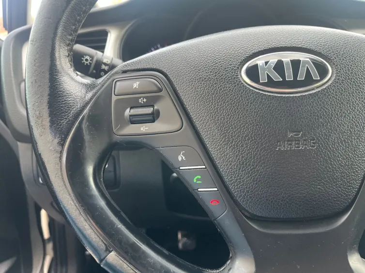 cee'd Sportswagon Klima+PDC+Sitz&Lenkradhzg+Navi, Silber, 2013, Foto 17 von 29