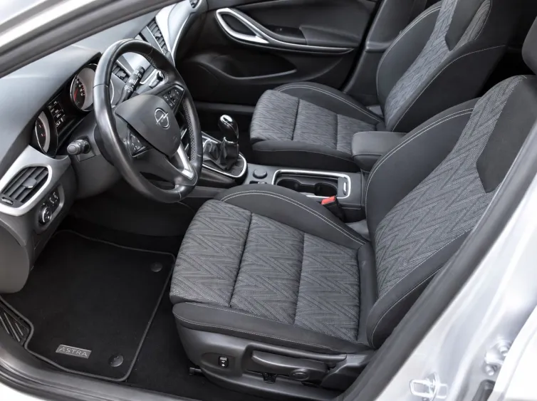 Astra K Sports Tourer *NAVI+DAB+PDC+LED+TEMPOM.*, Weiß, 2020, Foto 14 von 29