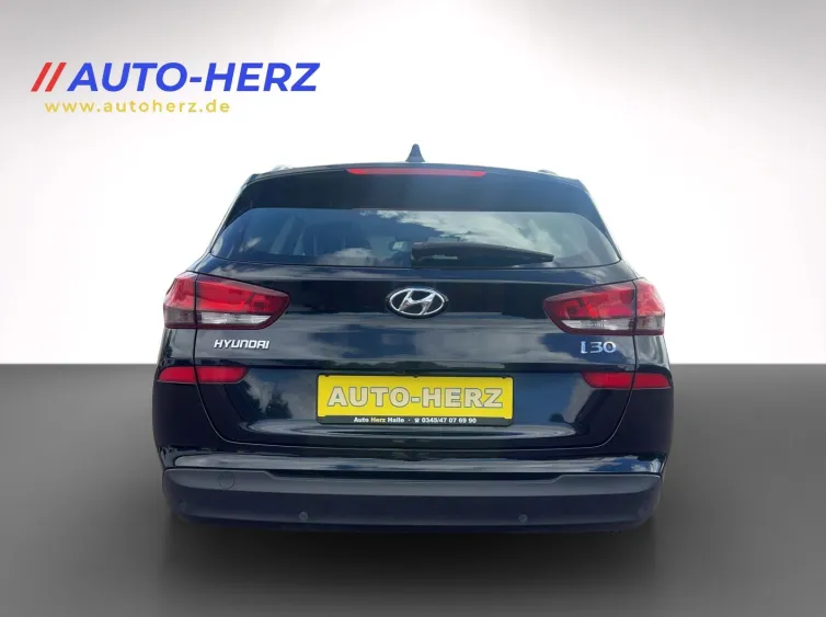 i30 Kombi Trend AUTOMATIK+Sitz&Lenkhz+LED+Navi, Schwarz, 2019, Foto 6 von 28