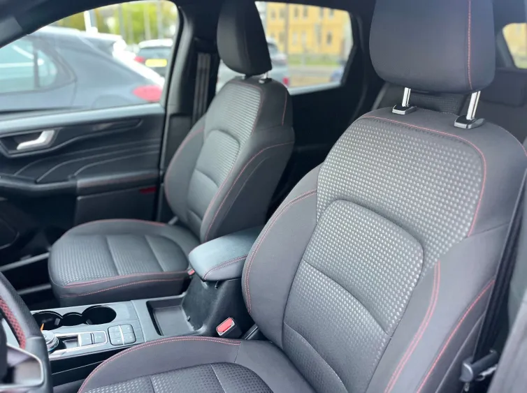 Kuga ST-Line Sitz&Lenkhz+LED+Klimaaut+HEADUP, Schwarz, 2022, Foto 19 von 34