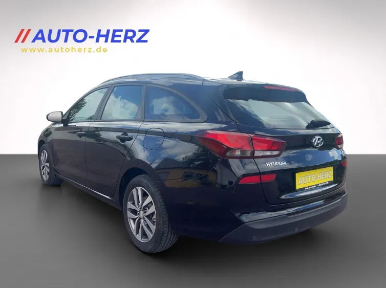 i30 Kombi Trend AUTOMATIK+Sitz&Lenkhz+LED+Navi, Schwarz, 2019, Foto 5 von 28