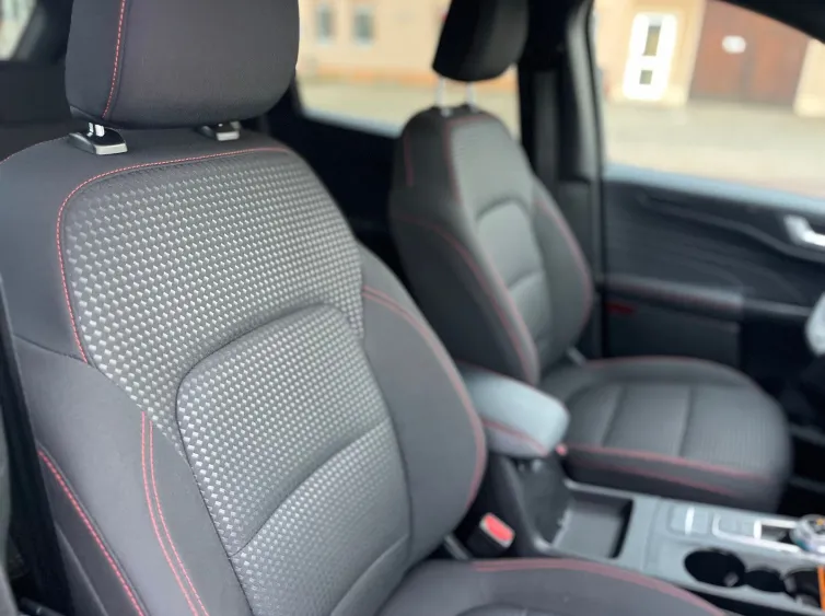 Kuga ST-Line Sitz&Lenkhz+LED+Klimaaut+HEADUP, Schwarz, 2022, Foto 18 von 34