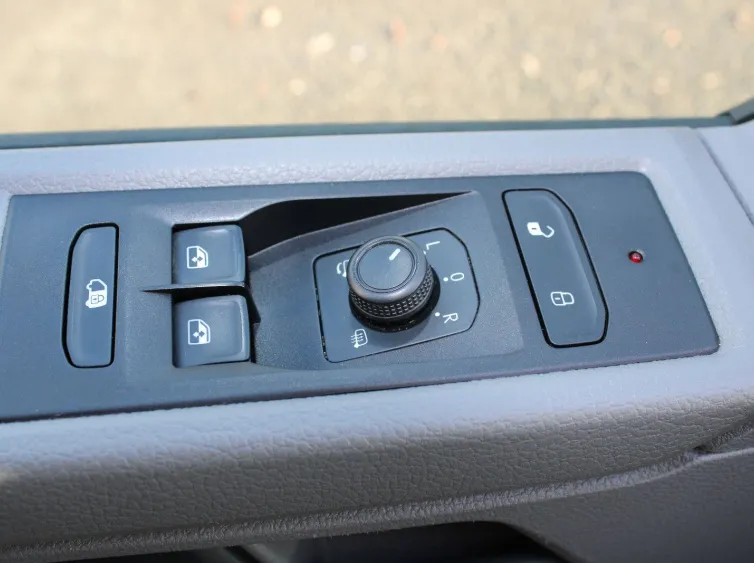 T6 Transporter lang Automatik*NAVI+KLIMA+TEMPO*, Weiß, 2021, Foto 14 von 25