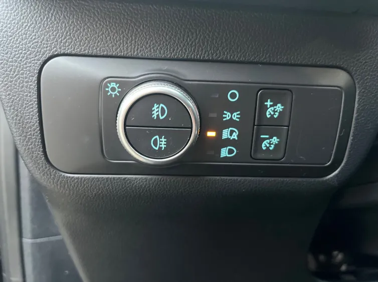 Kuga ST-Line Sitz&Lenkhz+LED+Klimaaut+HEADUP, Schwarz, 2022, Foto 28 von 34