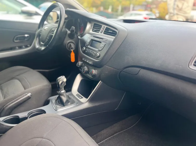 cee'd Sportswagon Klima+PDC+Sitz&Lenkradhzg+Navi, Silber, 2013, Foto 15 von 29