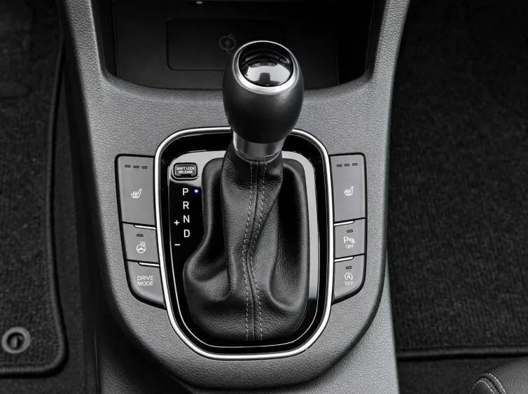 i30 Kombi Trend AUTOMATIK+Sitz&Lenkhz+LED+Navi, Schwarz, 2019, Foto 20 von 28