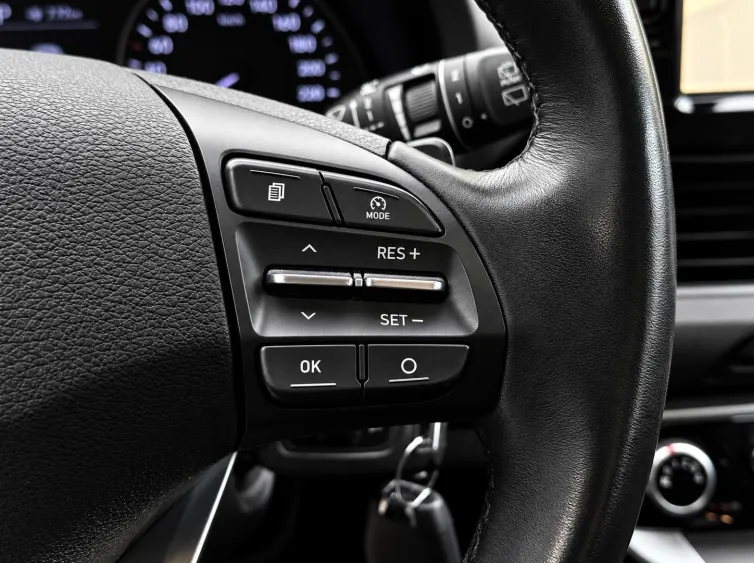 i30 Kombi Trend AUTOMATIK+Sitz&Lenkhz+LED+Navi, Schwarz, 2019, Foto 14 von 28