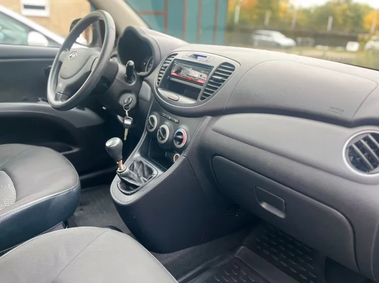 i10 5 Star Edition 5-Türig+Klima+PDC+Navi, Grau, 2014, Foto 18 von 28