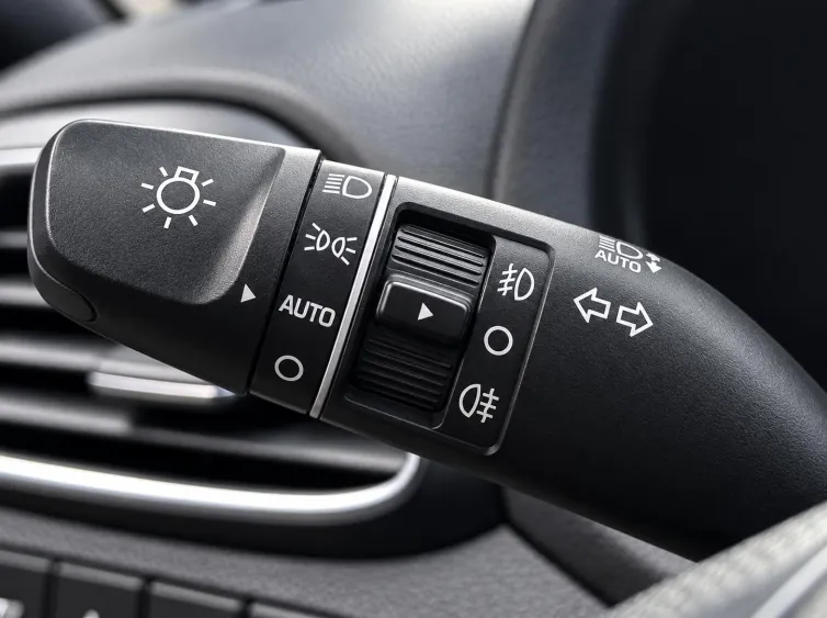 i30 Kombi Trend AUTOMATIK+Sitz&Lenkhz+LED+Navi, Schwarz, 2019, Foto 21 von 28