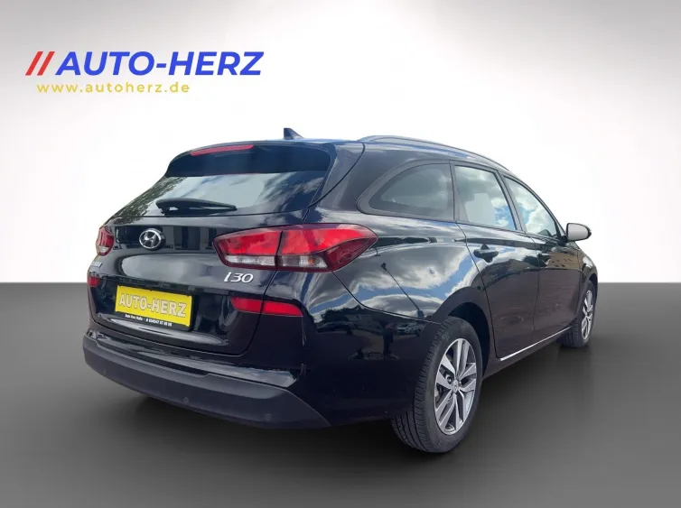 i30 Kombi Trend AUTOMATIK+Sitz&Lenkhz+LED+Navi, Schwarz, 2019, Foto 7 von 28